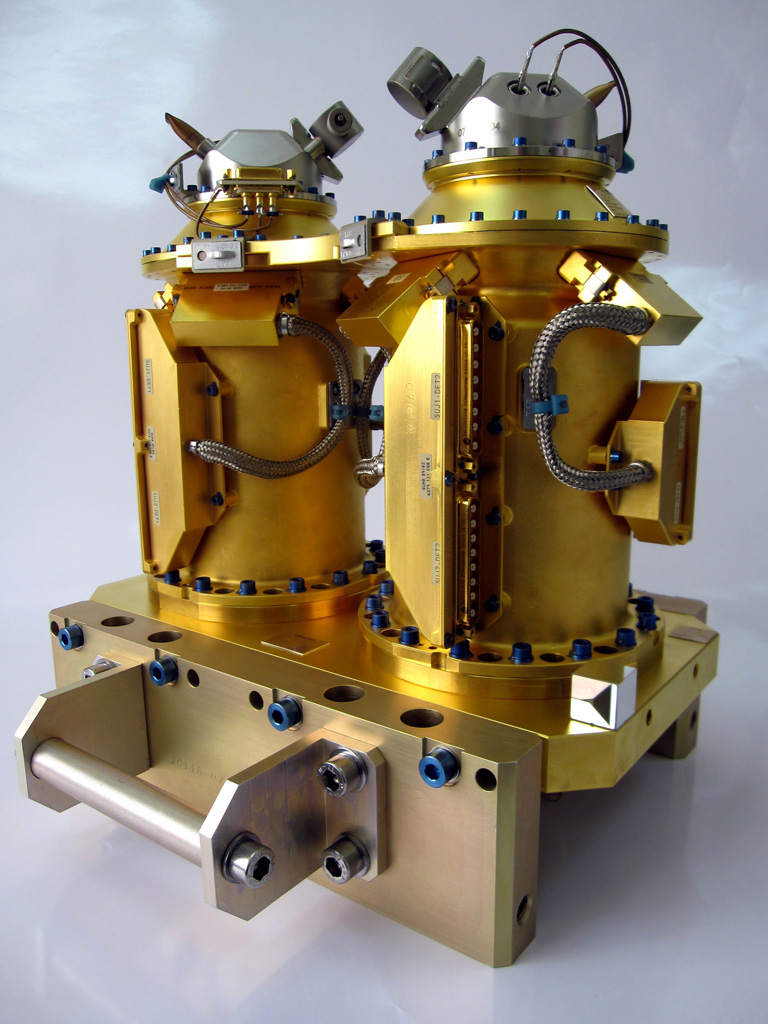 Modèle de vol du senseur mécanique de l'accéléromètre T-SAGE pour la mission MICROSCOPE du test du principe d'équivalence