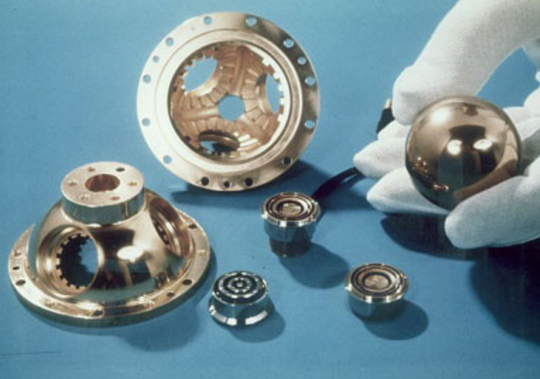 Cœur de l'accéléromètre CACTUS : masse d'épreuve, demi-cages et électrodes